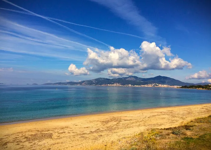 Grand T2 Standing Ajaccio Proche Centre Et Plages Vue Panoramique Parking Prive