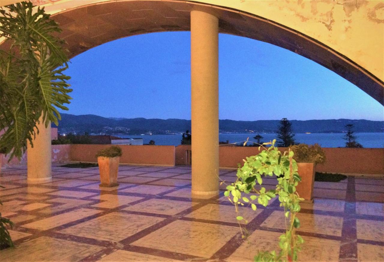 Grand T2 Standing Ajaccio Proche Centre Et Plages Vue Panoramique Parking Prive Ajaccio (Corsica)