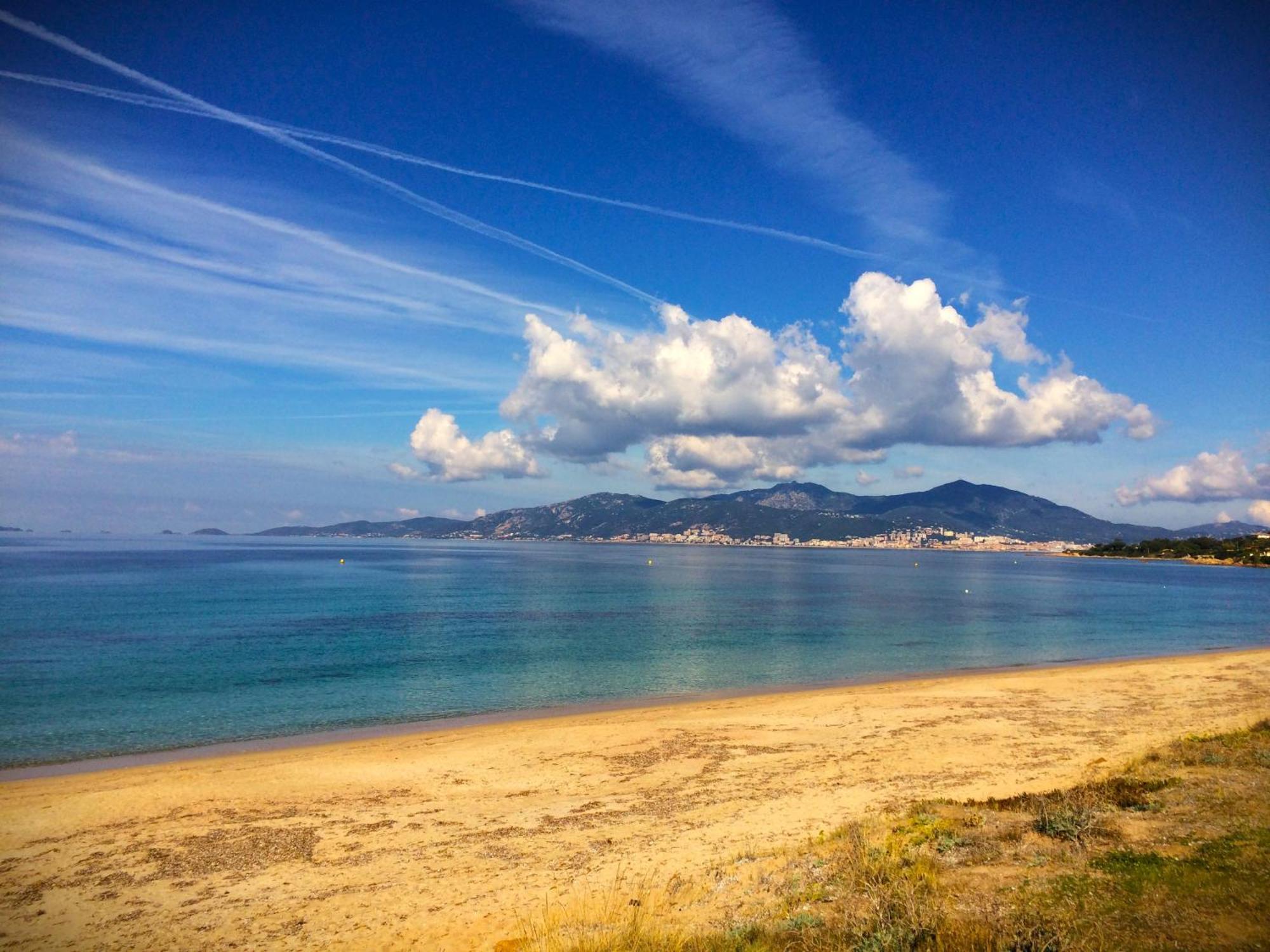 Appartamento Grand T2 Standing Ajaccio Proche Centre Et Plages Vue Panoramique Parking Prive